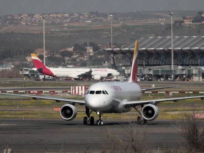 Aviones de Iberia en el aeropuerto de Madrid-Barajas.