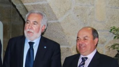 Miguel Santalices, a la izquierda, con el también diputado popular Antonio Mouriño.