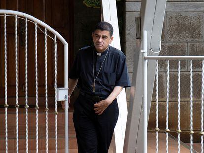 Rolando Álvarez, el obispo nicaragüense detenido por el régimen de Ortega, en mayo de 2022.