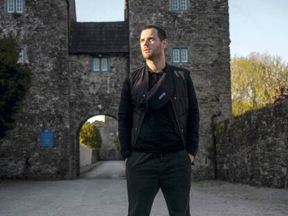 El Mike Skinner de hoy es padre, feminista de nuevo cuño y ha abandonado los clubs nocturnos.