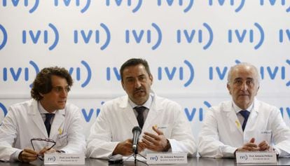 Los responsables del IVI Jos&eacute; Remoh&iacute;, Antonio Requena y Antonio Pellicer.