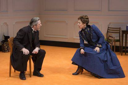 Chris Cooper y Laurie Metclaf, en 'Casa de muñecas. Parte 2'.