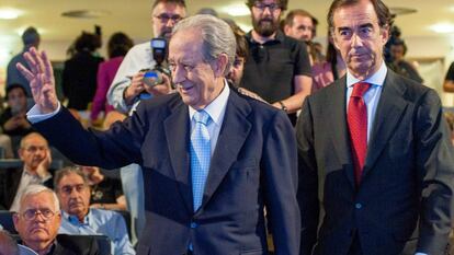Juan Miguel Villar Mir, primer accionista de OHL, con su hijo Juan Villar-Mir, presidente del grupo.