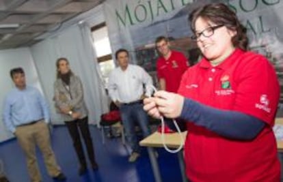 La infanta Elena visitó el Centro Nacional de Vela Adaptada de la Fundación Mapfre.