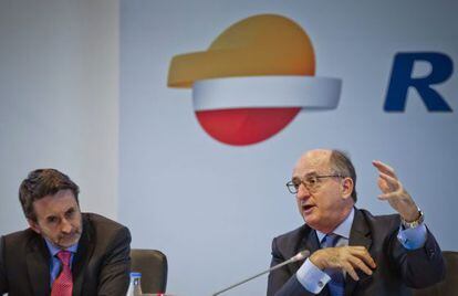 El presidente de Repsol, Antonio Brufau (a la derecha) y el consejero delegado, Josu Jon Imaz, en una imagen de archivo.