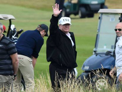 Donald Trump, en un complejo de golf en Escocia, este sábado. 