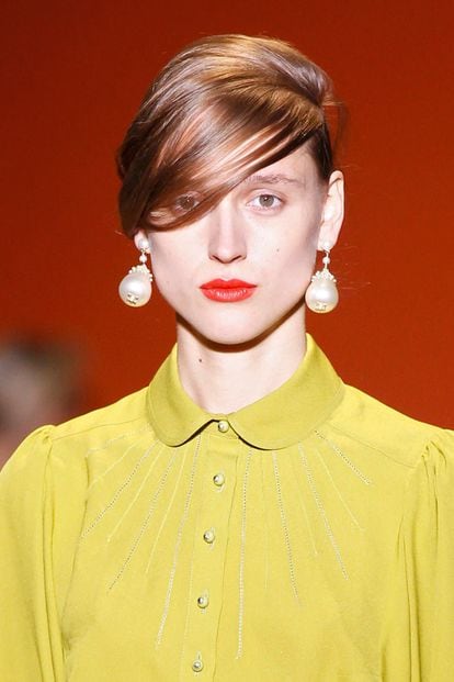 Andrew GN ha repetido en una de las tendencias de maquillaje de la pasada primavera, los labios rojo coral, para su último desfile. En realidad, ¿cuándo no es imprescindible este tono de labial?