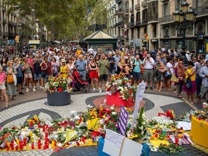 Homenatge a la Rambla a les víctimes dels atemptats de Barcelona i Cambrils.