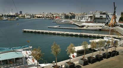 Vista panorámica de la dársena deportiva de Valencia.