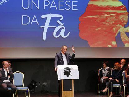 Gilles Simeoni interviene en un mitin de la campa&ntilde;a electoral, el mi&eacute;rcoles en Ajaccio.