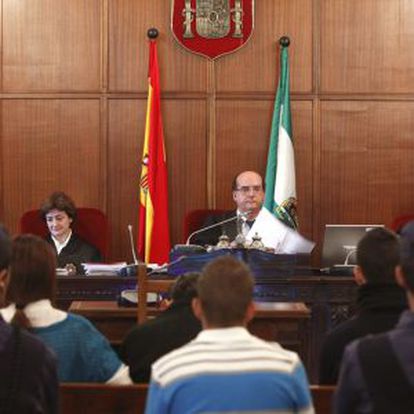La sala de la Audiencia de Sevilla que juzga el caso Marta.-