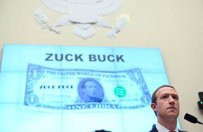 El presidente de Facebook, Mark Zuckerberg, testifica en la Cámara de Representantes en abril de 2020 para explicar los planes de la compañía para lanzar su propia moneda digital, libra.