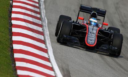 Alonso, durante la carrera en Sepang