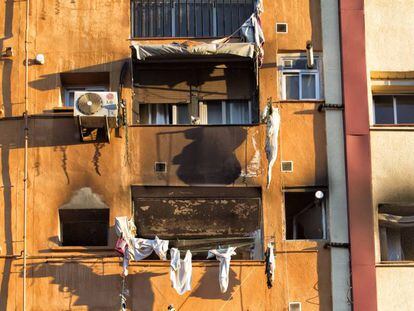 El edificio que ardió en Sant Roc, una semana después. 