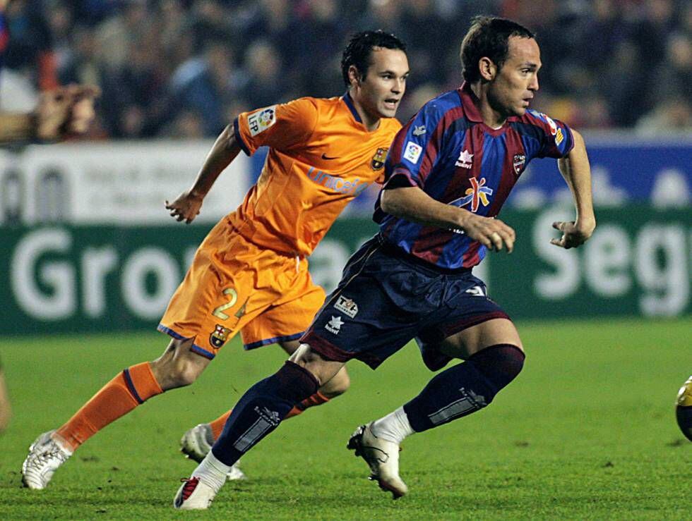 Nino debutó en LaLiga Santander en la temporada 2006/07, cuando militaba en las filas del Levante UD.