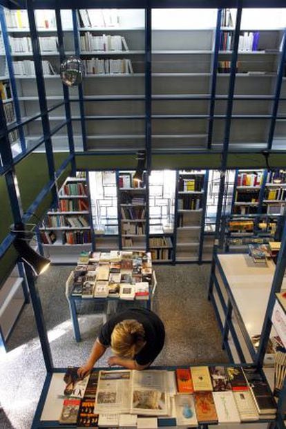 Imagen de una librería de Madrid cerrada por la crisis.