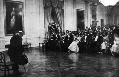 Pau Casals, en un concierto en la Casa Blanca, en una imagen sin fechar.