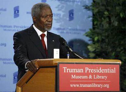 Kofi Annan pronuncia su discurso en el museo del presidente Harry S. Truman en Independence (Misuri).