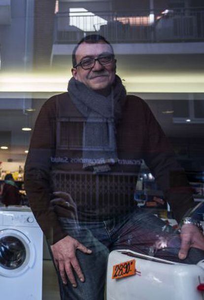 José Luis Ogaya alertó al vecindario cuando el hundimiento se inició.