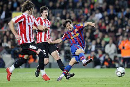 Bojan marca su segundo gol anticipándose a los centrales del Athletic, San José y Amorebieta.