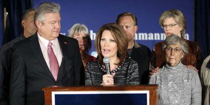 Michele Bachmann anuncia su retirada de la carrera presidencial.