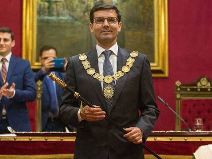 Francisco Cuenca, tras ser elegido alcalde de Granada este jueves.