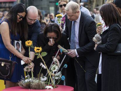 Los homenajes por el aniversario de los atentados en Barcelona y Cambrils, en imágenes