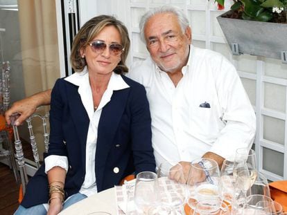 Dominique Strauss-Kahn y Myriam L'Aouffir el año pasado en París.