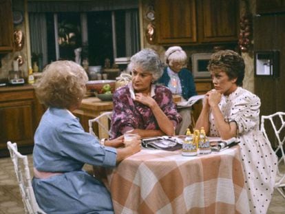 Las cuatro protagonistas de 'Las chicas de oro', en un episodio de la serie.