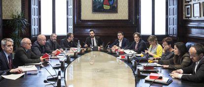 Reunión de la Mesa del Parlament de Cataluña, presidida por Roger Torrent. 