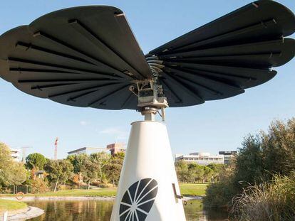 El sistema fotovoltaico Smartflower, en el Golf Park de La Moraleja, en Alcobendas.