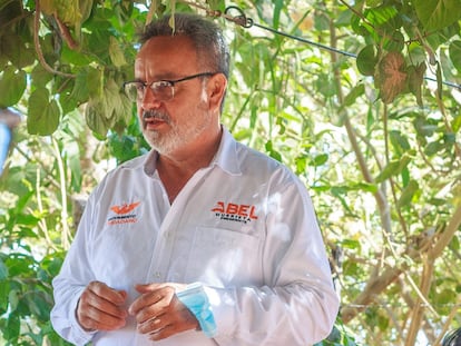 Abel Murrieta, candidato a la alcaldía de Cajeme por el partido Movimiento Ciudadano, en un acto de campaña.