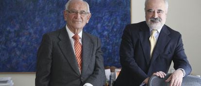 Aristóbulo de Juan experto en economía y César Molinas.