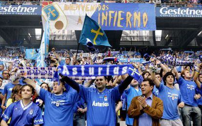Aficionados del Oviedo.