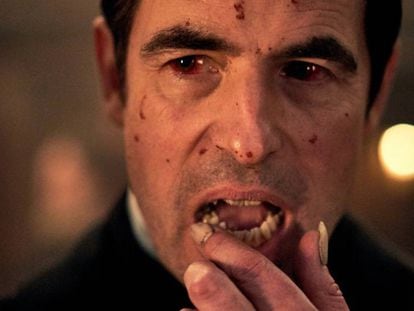 Claes Bang com Drácula en la serie de BBC.