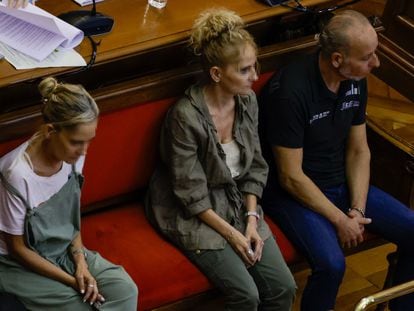 Dolores Vázquez, Pilar Vázquez e Isaac Gil, en el juicio por el asesinato de Pedro Rodríguez.