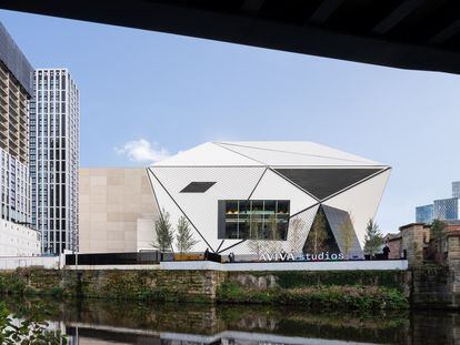 Exterior del edificio Aviva Studios, en Manchester, en una imagen cedida por OMA y Factory International.