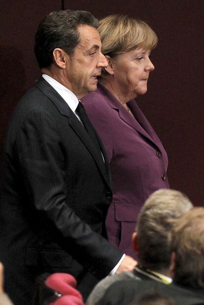 Nicolas Sarkozy y Angela Merkel, durante la cumbre del G-20 en Cannes, el 2 de noviembre.