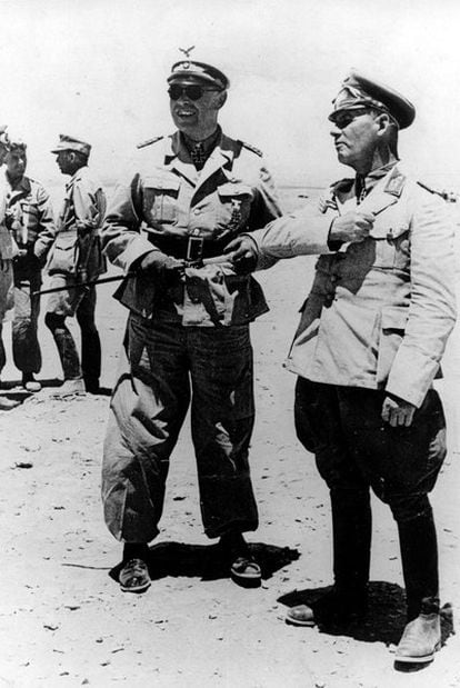 Albert Kesselring y Erwin Rommel (derecha), en Libia en septiembre de 1942.
