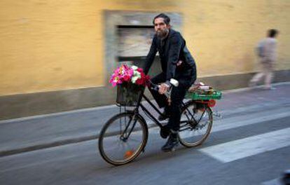 ‘Cesta fruta’. Peru no comprende la bicicleta sin su cesta.
