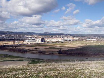 Vista de C&oacute;rdoba, desde los terrenos del Arenal de la Fuensanta. 