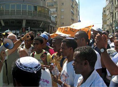 Protestas en Tel Aviv contra los colegios que rechazan a etíopes.