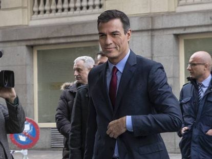 Pedro Sánchez llega a la VI Cumbre de las Empresas Familiares Europeas, este miércoles en Madrid. En vídeo, declaraciones de Sánchez.