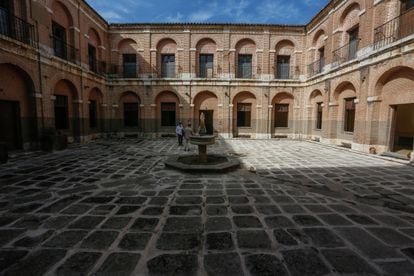 Patio central del monasterio de Inmaculada Concepción de Loeches el pasado martes.