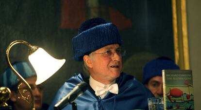 Richard Dawkins, en 2009, cuando fue investido doctor 'honoris causa' por la Universidad de Valencia.