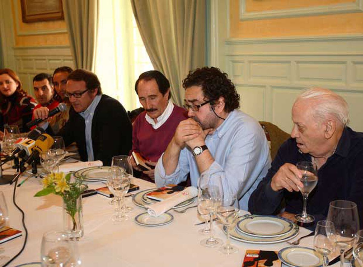 Álex Martínez Roig, Manolo Molés, Víctor Santamaría Y Antoñete ...