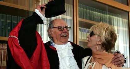 Dario Fo y su mujer, Franca Rame, antes de recibir el Honoris Causa en 2006.