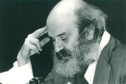 Julio Cerón, Founder of the Popular Liberation Front, during a conference in 1984.