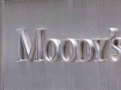 Moody's aguarda reformas de calado y menos deuda para mejorar su nota a España