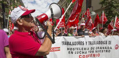 Trabajadores del sector de la hostelería de Granada, en la manifestación del pasado 19.